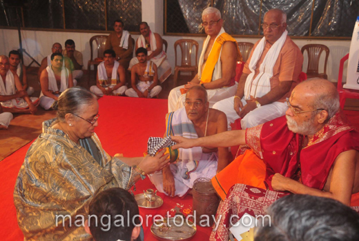 Gokarna Mutt Swamiji reached Mangalore 1